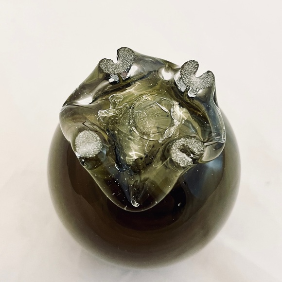 Art Glass Footed Vase, Hand Blown, 5" Gray Green, Vintage EUC - Picture 6 of 6